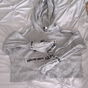 DIVIDED HOOD NEW WITHOUT TAGS!!! NICE FASHION